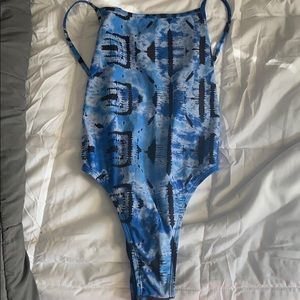 Jolyn onesie size 34